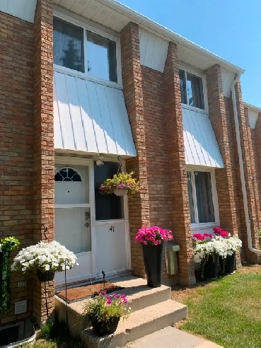 Braeside Townhouse St Albert image