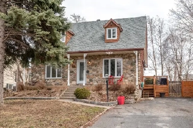 Cottage qubcois  vendre  SaintConstant image