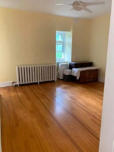 Lovely 1 bedroom apartment  Brockville image