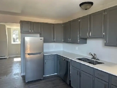 Spring Ready 2 Bedroom Top Level Apartment Truro Heights image
