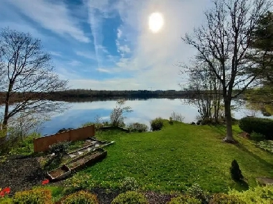 Rare Dartmouth Lakefront 3 BR flat inc all utilities image