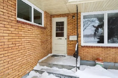 2 bedroom 1 bath rear half of duplex image