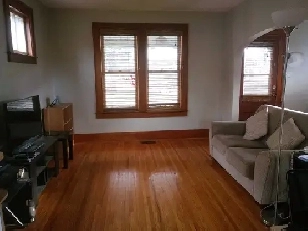 Comfy house for Rent image