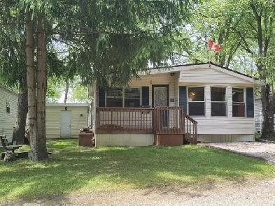 Mobil double wide house trailer image