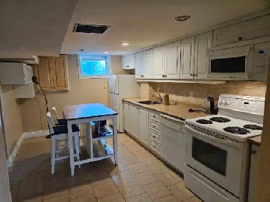East York Basement bachelor apartment with Kitchen and Washroom image