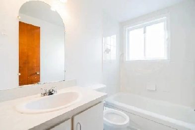 Spacieux appartement de 3  pices au SaintCharlesBorrome image