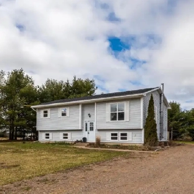 5 Bedroom  2 Bathroom Rental image
