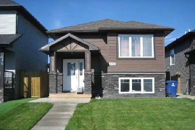 3 Bedroom House with Den and Garage for rent in Stonebridge image