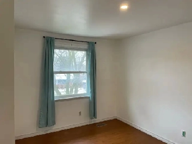 room for rent near Fanshawe College  800month image