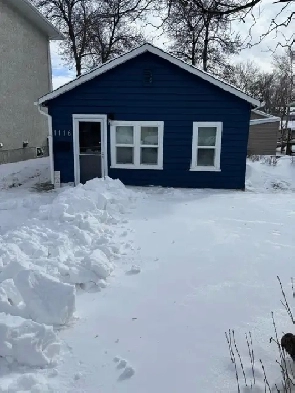 Charming fully furnished character house near U of S image