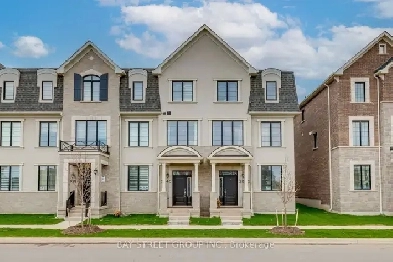 Executive 4Bedroom 35Bath Townhouse in Oakville  New 2024 image