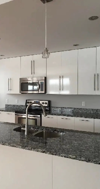 3 Bedroom  2 Bath  Chefs Kitchen image