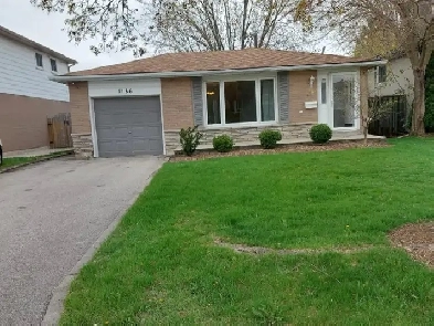 3 Spacious Bedrooms   2 Full Bathrooms  Cambridge image
