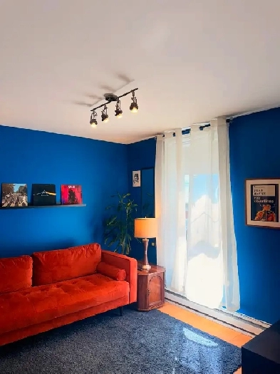 Charmant condo 3  meubl1er juillet Stationnement inclus image