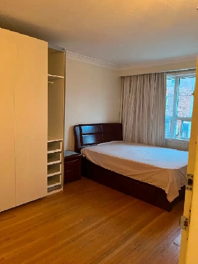970  900 Rooms for rent in Toronto at 276 Dovercourt Road image