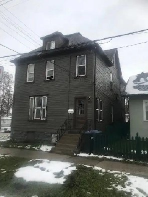 Room for rent  great place great price image
