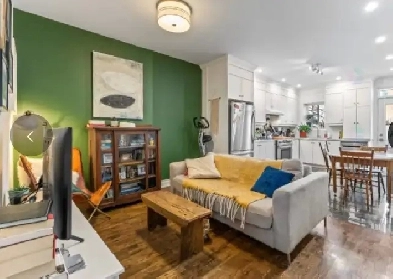 3 chambres avec cour et stationnement  Hochelaga  Rnov image