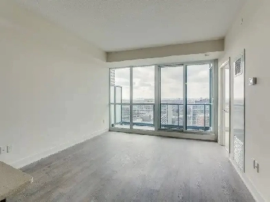 1 Bed Condo Yonge and Eglinton 5 minutes walk to crosstown LRT image