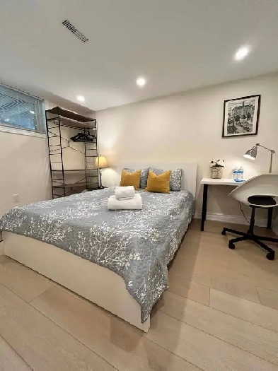 Private Room with Ensuite Bathroom in North York image