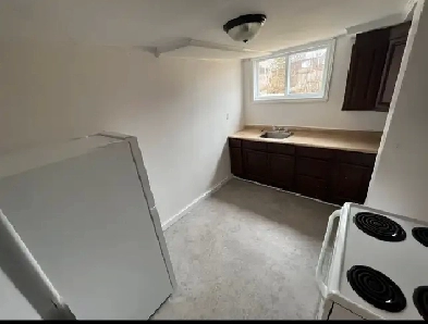 42 Uplands Rd Unit 4  One Bedroom Apt in Sunny CBS image