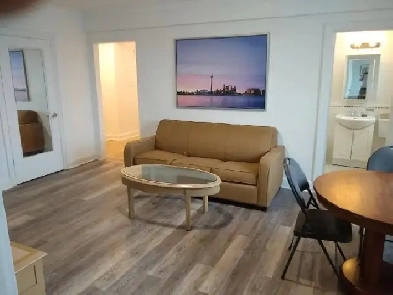 Private room in furnished apartment  YongeSt Clair image