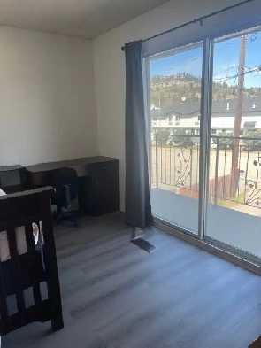 big room with private bathroom in urban city near Walmart UBCo image