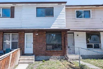 Remodlled 3bdr 25bth offers great investment opportunity image
