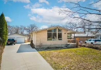 4bdrm Bungalow w 4season sunroom  insulated detached Garage image