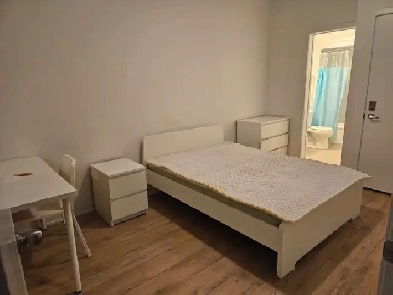 One room in 3 Bedroom Townhouse for rent near UOIT image