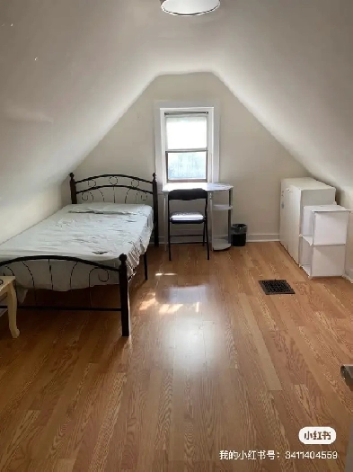 Cozy room in eastyork available from June 1st850month image
