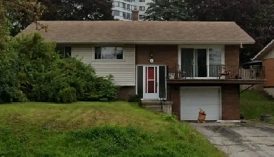 5Bedroom is Now Available for Rent in Waterloo image
