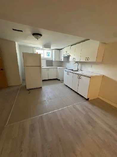 SUNFIELD TWO BEDROOM BASEMENT  NEWMARKET  YONGE AND DAVIS image