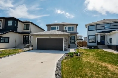 FOR SALE 5Bed Beautiful Home in Ridgewood West image