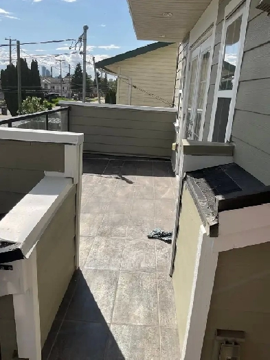 One bedroom suite  walk to sky train image