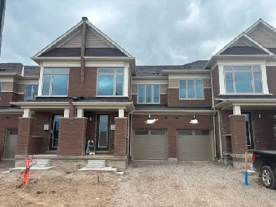 BRAND NEW 3BEDROOM TOWNHOUSE IN BINBROOK image