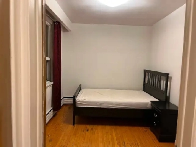 900 Nice room for rent in image