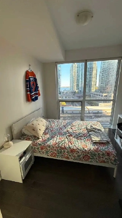 Sunny Luxury Condo with a View  Downtown Toronto image