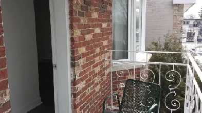 Brossard Area Room For Rent  650mo image