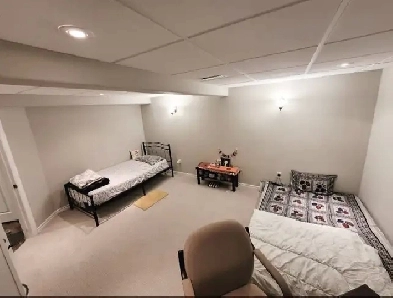 Room available for rent image
