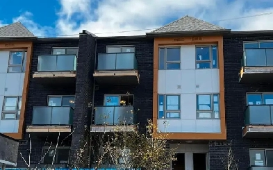 Private Room rent close by Kennedy Station image