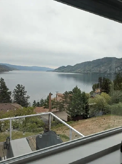 Lakeview Peachland Home For Sale image