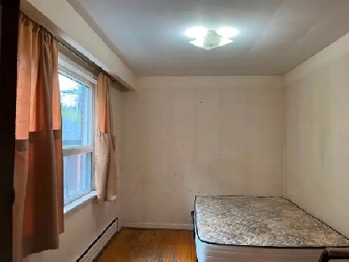750 Nice room for rent in Downtown Toronto city image