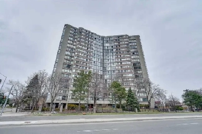 Extra LARGE 1 bedrm  Den condo Sq One Mississauga 1000 sqft image