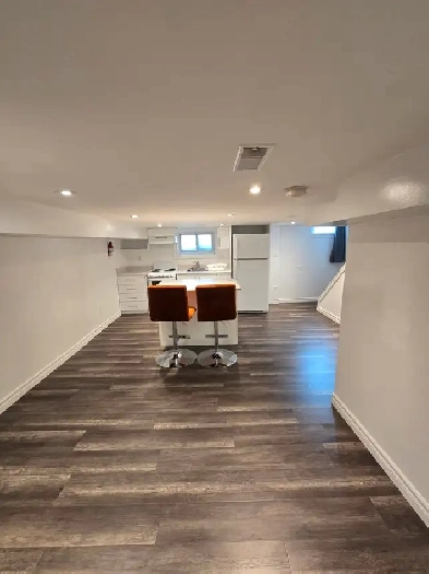 1 Bedroom  Den Basement Unit on Lansdowne and Bloor image