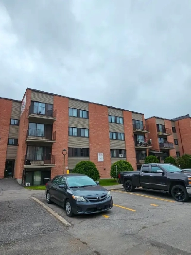 Spacious 2 Bedroom Apartment for Rent in Gatineau image