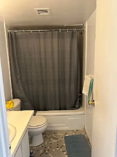 Big 35 apartment for lease transfer in Cote Des Neiges  1283 image