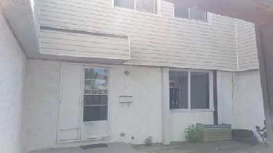 NE64 Ave4 St 1100 sqft 3 1 Bedrooms TH 1800month   UT   DD image