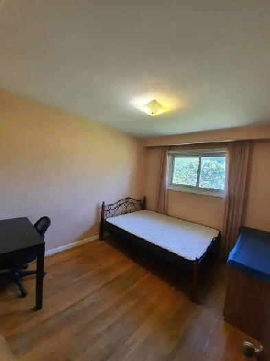 One bedroom for rentmale only image