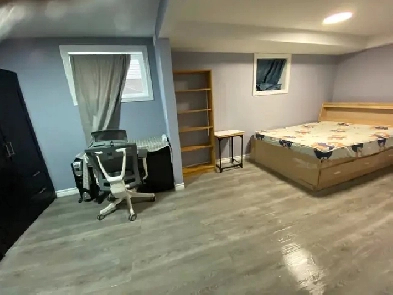 Cozy couple  room in eastyork available NOWshortlong term image