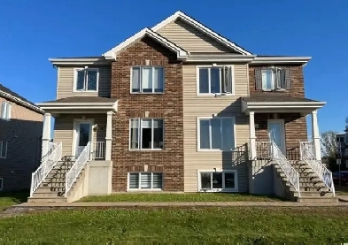Triplex  vendre  Contrecoeur image